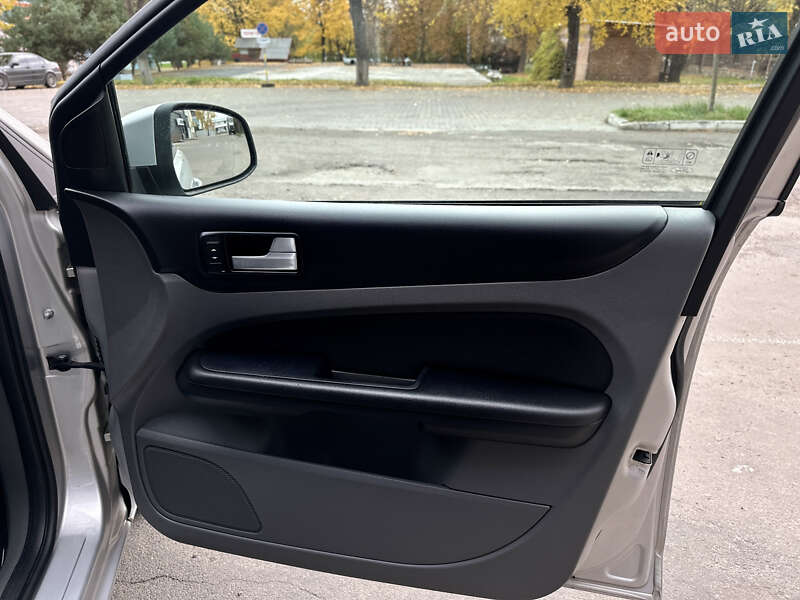 Універсал Ford Focus 2010 в Луцьку фото 20 Універсал Ford Focus 2010 в Луцьку