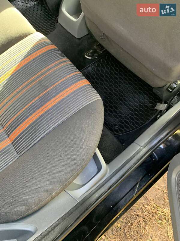 Універсал Ford Focus 2008 в Гайвороні фото 25 Універсал Ford Focus 2008 в Гайвороні