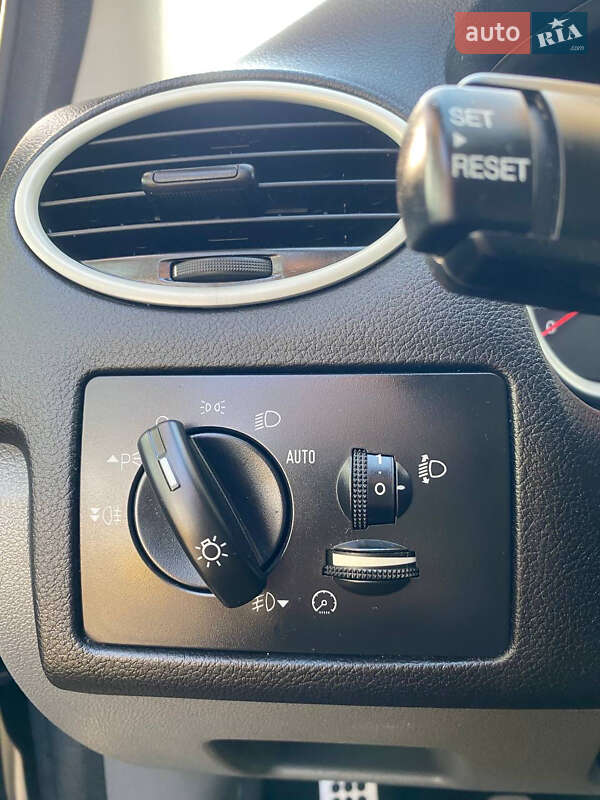 Універсал Ford Focus 2010 в Рівному фото 12 Універсал Ford Focus 2010 в Рівному