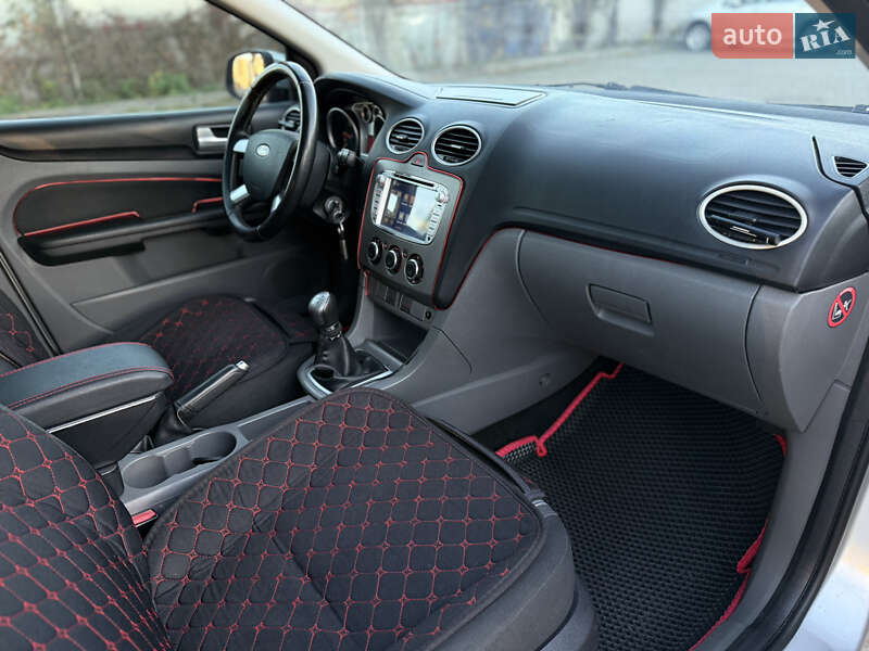 Універсал Ford Focus 2010 в Івано-Франківську