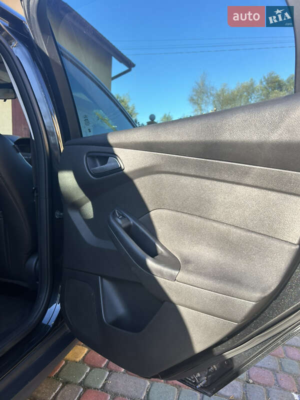 Хетчбек Ford Focus 2015 в Львові фото 24 Хетчбек Ford Focus 2015 в Львові