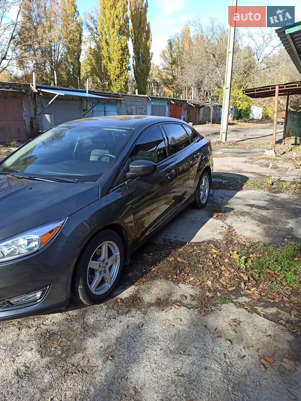 Седан Ford Focus 2015 в Вольногорске