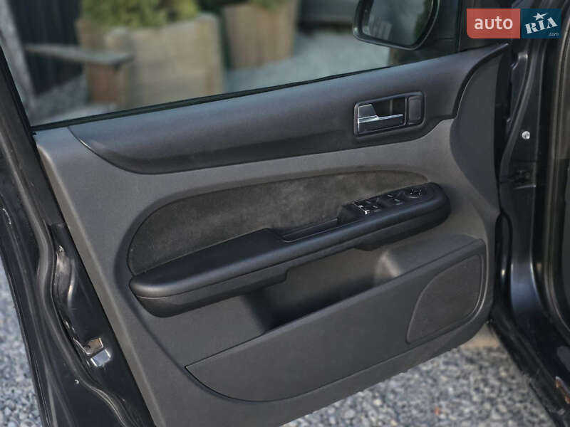 Хэтчбек Ford Focus 2005 в Тернополе