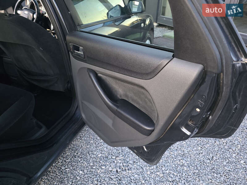 Хэтчбек Ford Focus 2005 в Тернополе