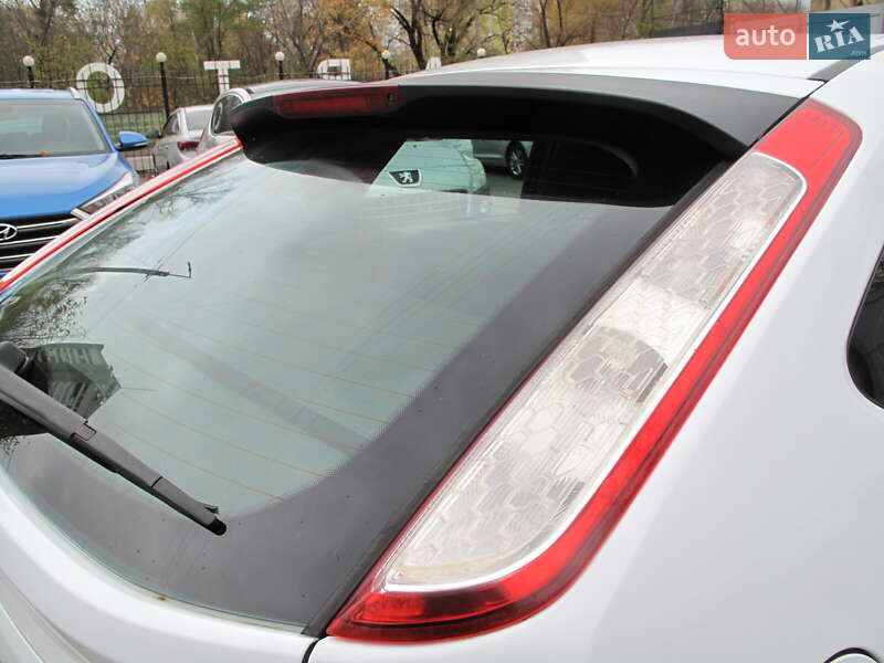 Хетчбек Ford Focus 2011 в Києві фото 45 Хетчбек Ford Focus 2011 в Києві