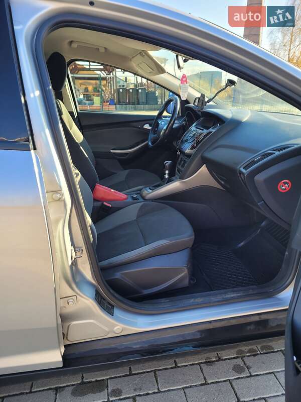Седан Ford Focus 2012 в Нововолынске