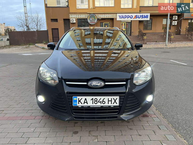 Универсал Ford Focus 2011 в Вишневом фото 2 Универсал Ford Focus 2011 в Вишневом