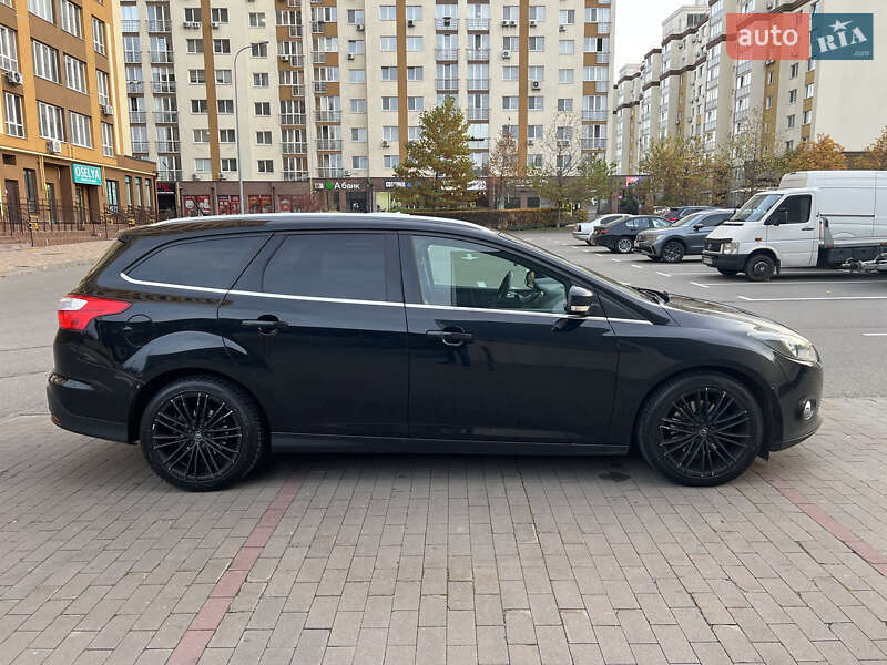 Универсал Ford Focus 2011 в Вишневом фото 4 Универсал Ford Focus 2011 в Вишневом