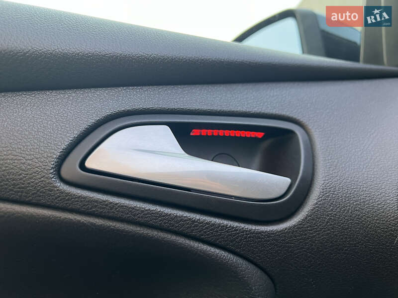 Универсал Ford Focus 2011 в Вишневом фото 39 Универсал Ford Focus 2011 в Вишневом