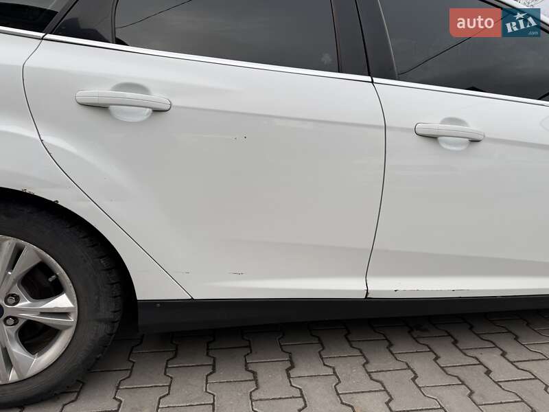 Хэтчбек Ford Focus 2014 в Поляне