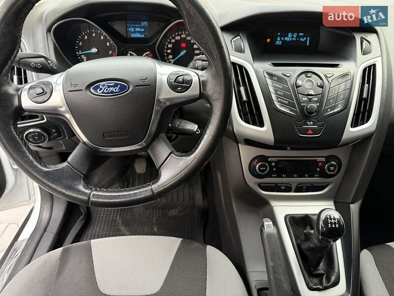 Хэтчбек Ford Focus 2014 в Поляне
