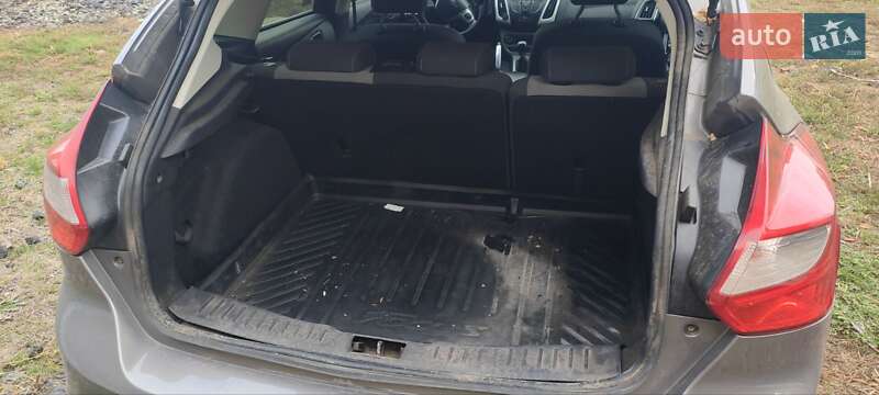 Хетчбек Ford Focus 2012 в Полтаві фото 21 Хетчбек Ford Focus 2012 в Полтаві