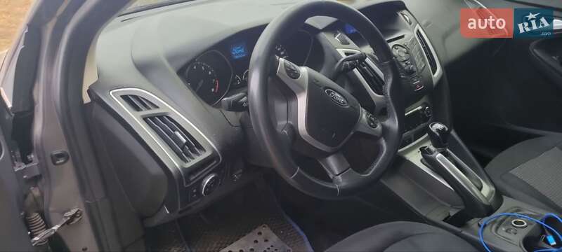 Хетчбек Ford Focus 2012 в Полтаві фото 28 Хетчбек Ford Focus 2012 в Полтаві