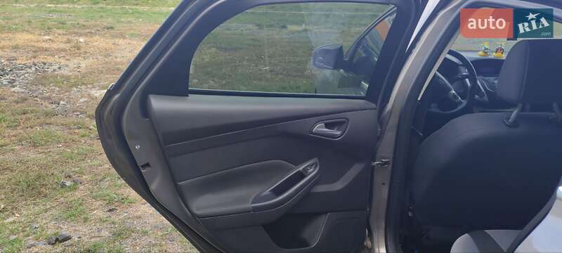 Хетчбек Ford Focus 2012 в Полтаві фото 31 Хетчбек Ford Focus 2012 в Полтаві