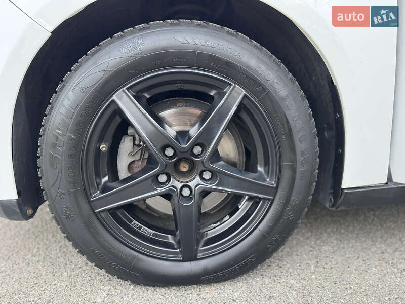 Седан Ford Focus 2014 в Киеве фото 13 Седан Ford Focus 2014 в Киеве