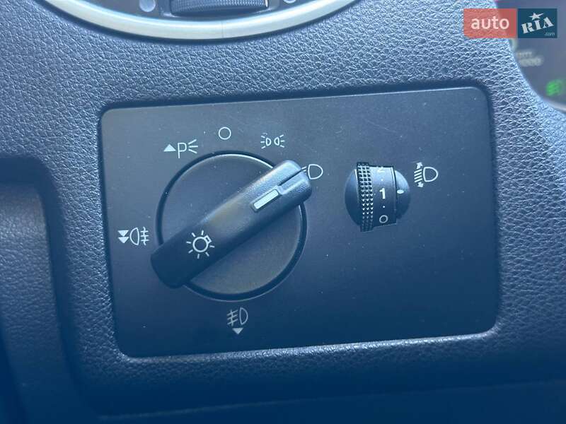 Хэтчбек Ford Focus 2006 в Киеве фото 20 Хэтчбек Ford Focus 2006 в Киеве