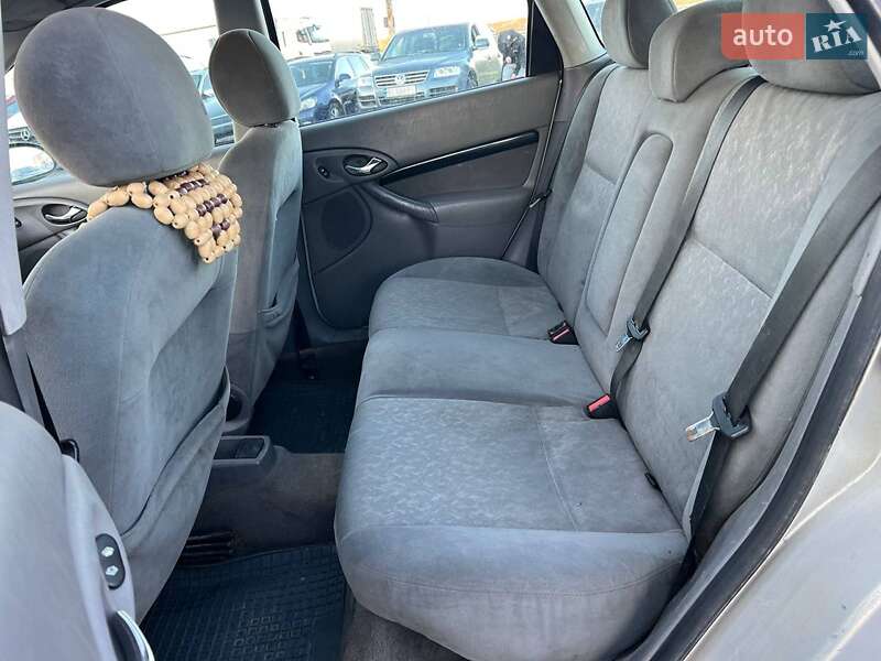 Хетчбек Ford Focus 2001 в Львові фото 31 Хетчбек Ford Focus 2001 в Львові