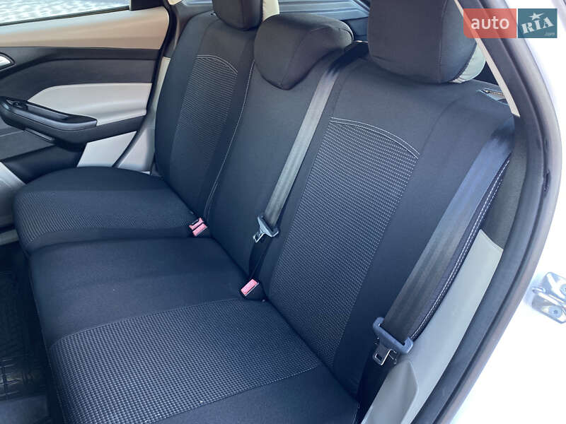 Хэтчбек Ford Focus 2015 в Киеве фото 20 Хэтчбек Ford Focus 2015 в Киеве