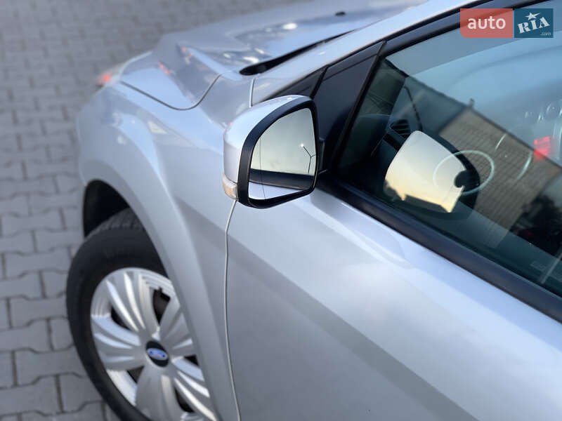 Универсал Ford Focus 2008 в Нововолынске