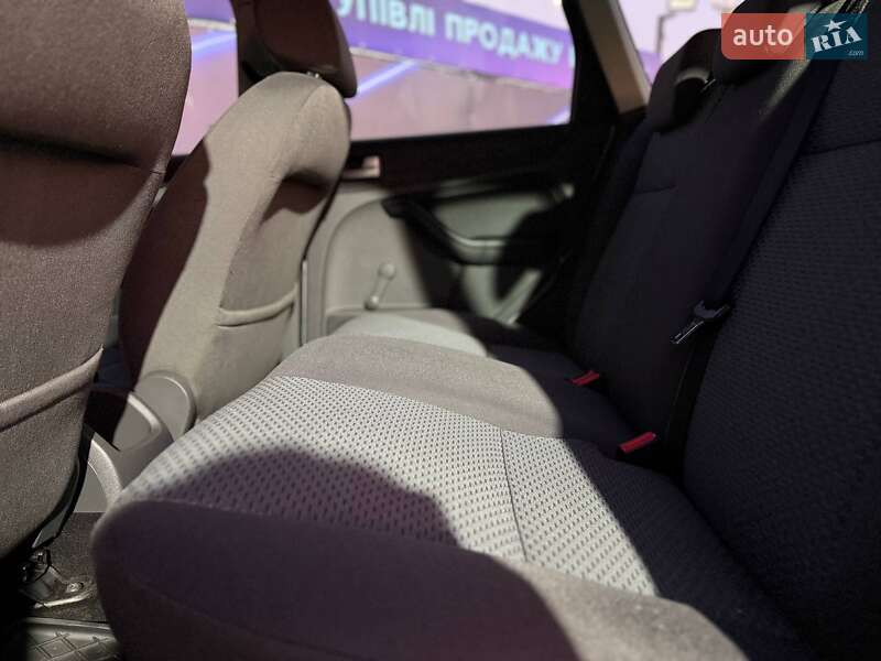 Седан Ford Focus 2006 в Запорожье фото 9 Седан Ford Focus 2006 в Запорожье
