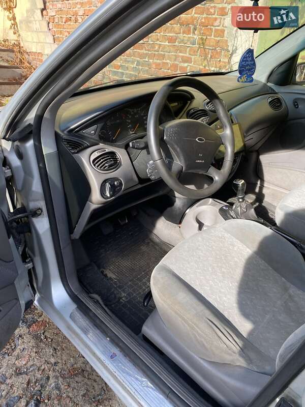 Універсал Ford Focus 2001 в Чернігові фото 2 Універсал Ford Focus 2001 в Чернігові