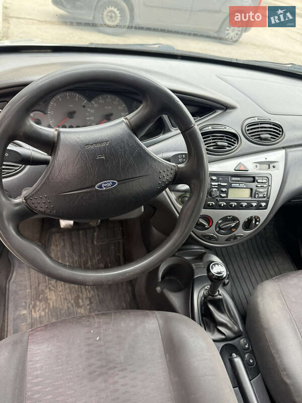 Універсал Ford Focus 2001 в Сумах
