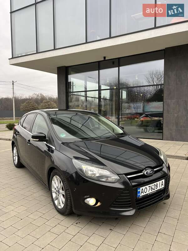Хэтчбек Ford Focus 2012 в Мукачево