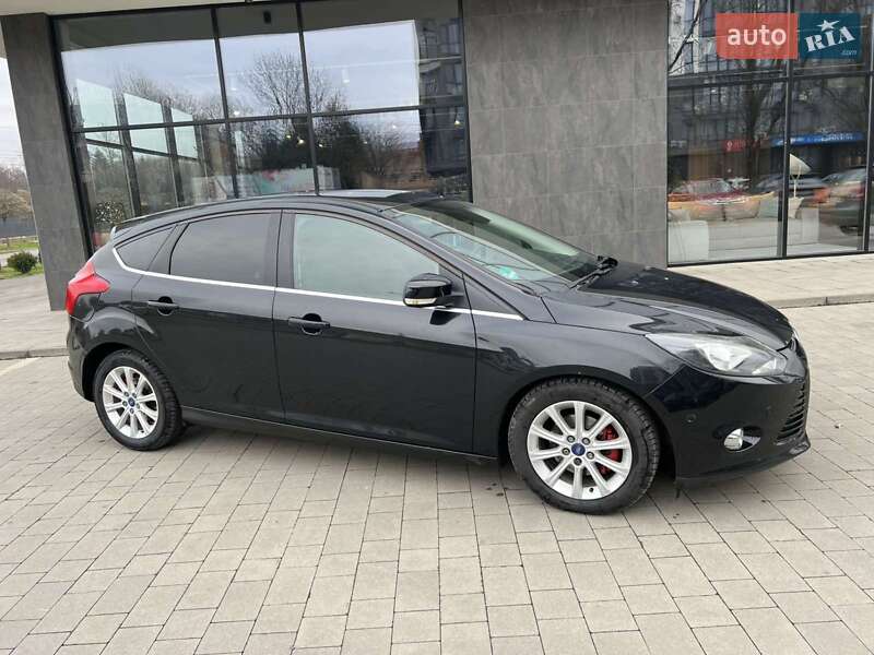 Хэтчбек Ford Focus 2012 в Мукачево