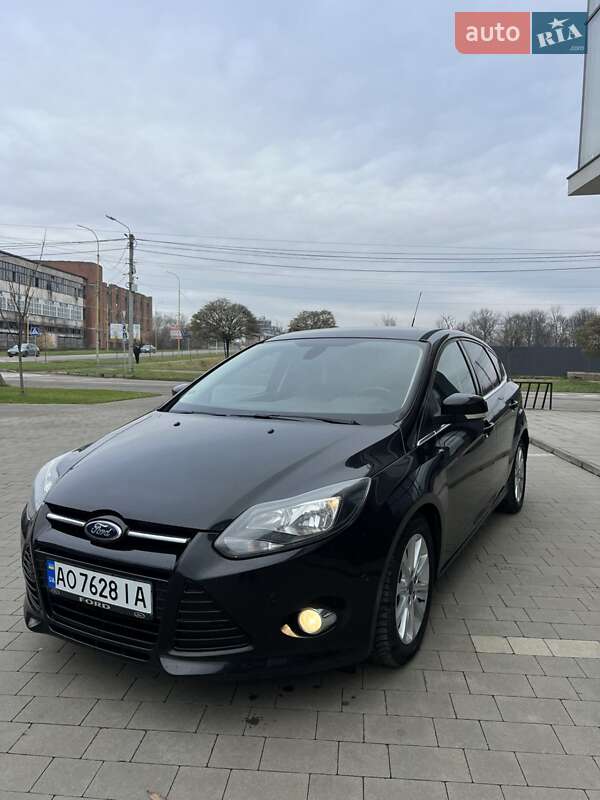 Хэтчбек Ford Focus 2012 в Мукачево
