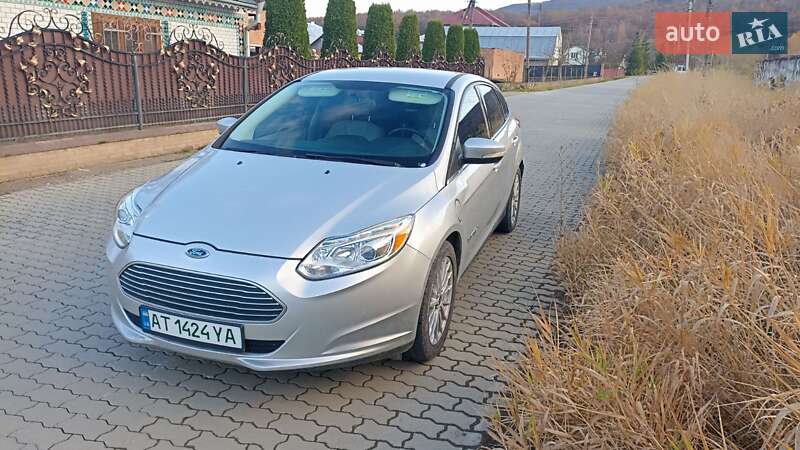 Хетчбек Ford Focus 2014 в Косові фото 4 Хетчбек Ford Focus 2014 в Косові