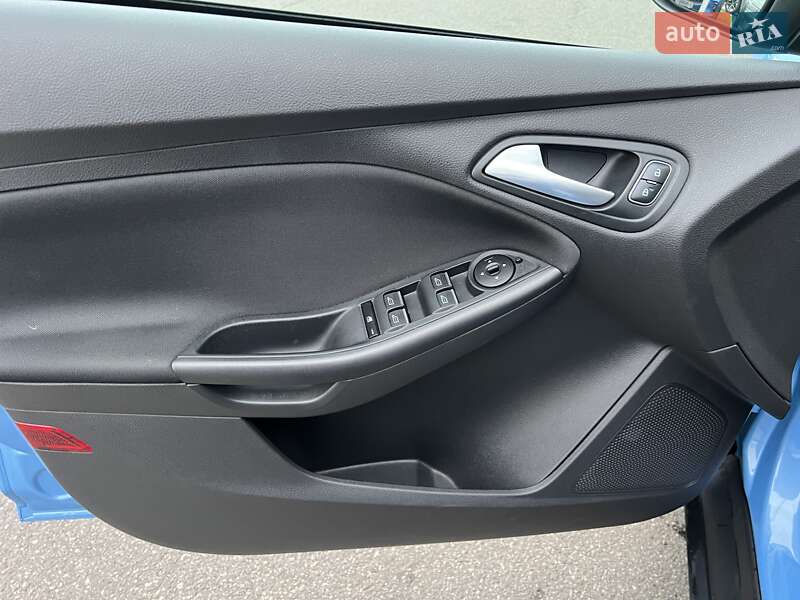 Хэтчбек Ford Focus 2016 в Киеве
