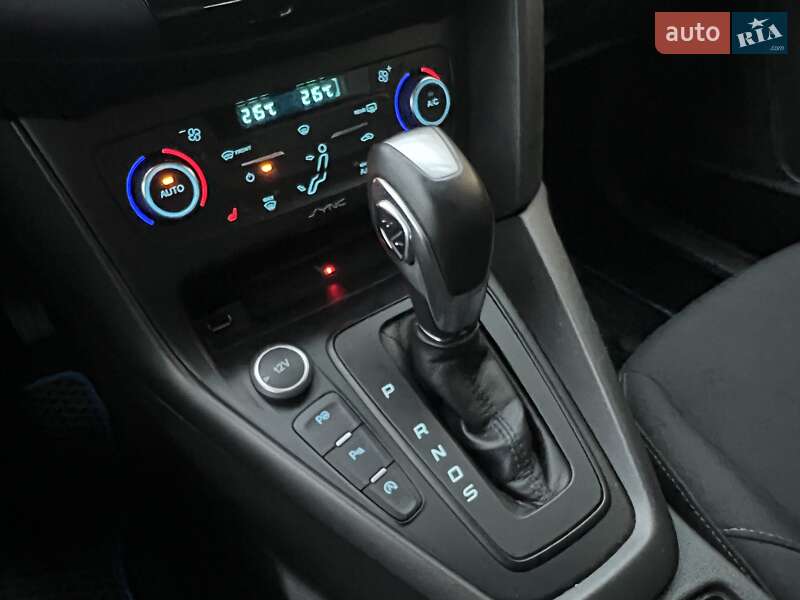 Хэтчбек Ford Focus 2016 в Киеве