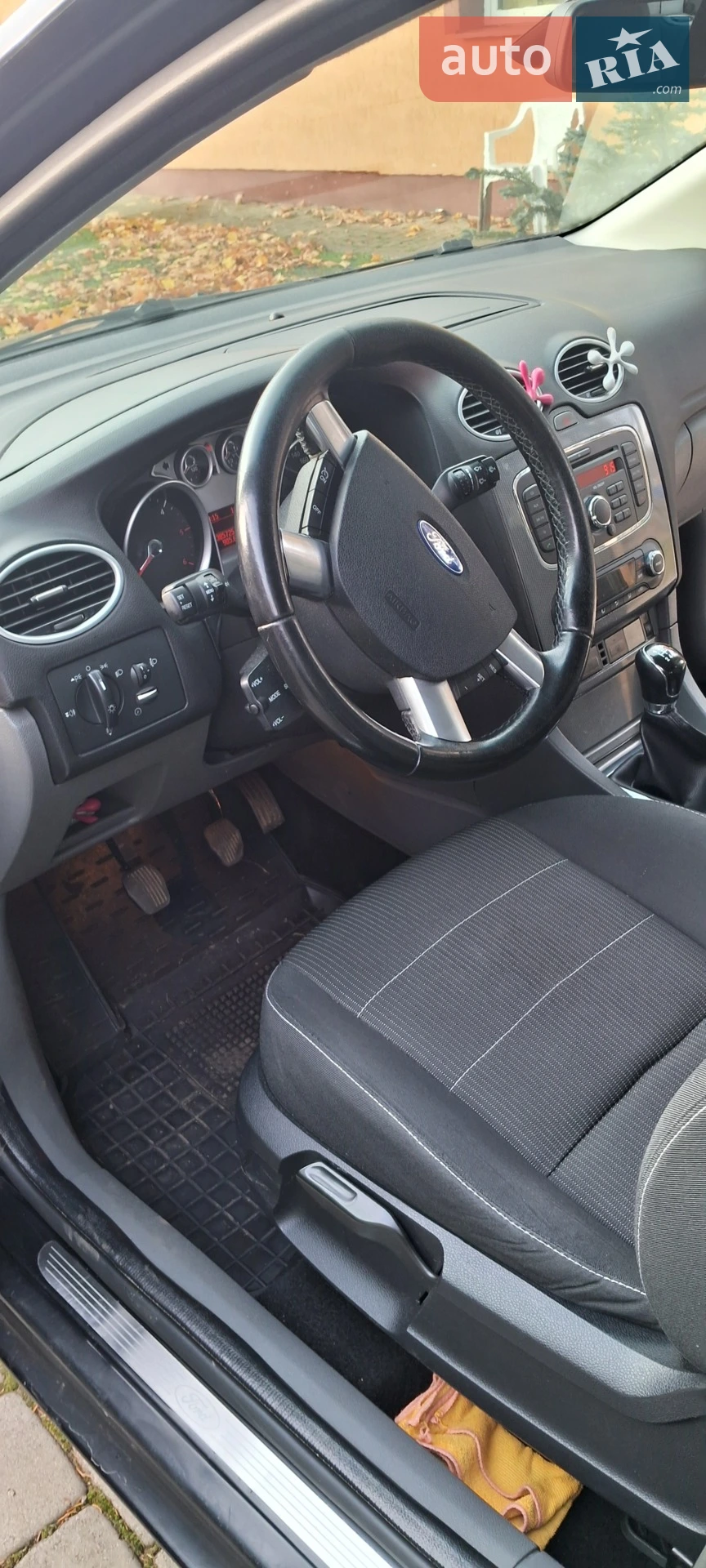 2010 Ford Focus - мініатюра 2