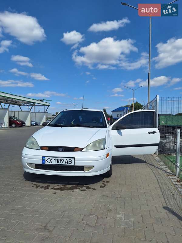 Хетчбек Ford Focus 2002 в Нововолинську фото 6 Хетчбек Ford Focus 2002 в Нововолинську