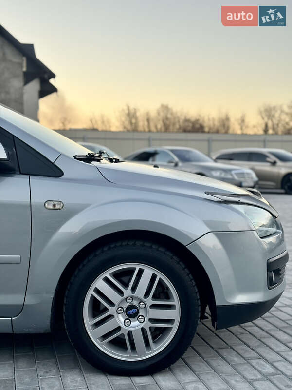 Хетчбек Ford Focus 2005 в Чернівцях фото 4 Хетчбек Ford Focus 2005 в Чернівцях