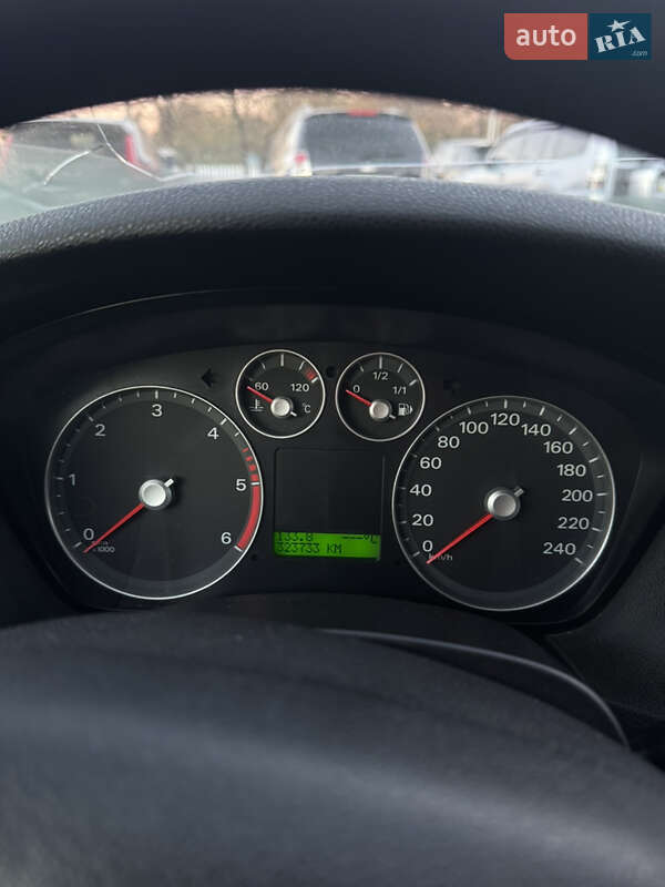 Хетчбек Ford Focus 2005 в Чернівцях фото 11 Хетчбек Ford Focus 2005 в Чернівцях