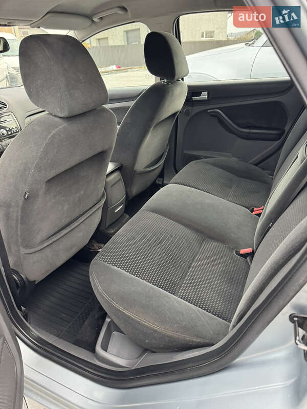 Хетчбек Ford Focus 2005 в Чернівцях фото 17 Хетчбек Ford Focus 2005 в Чернівцях