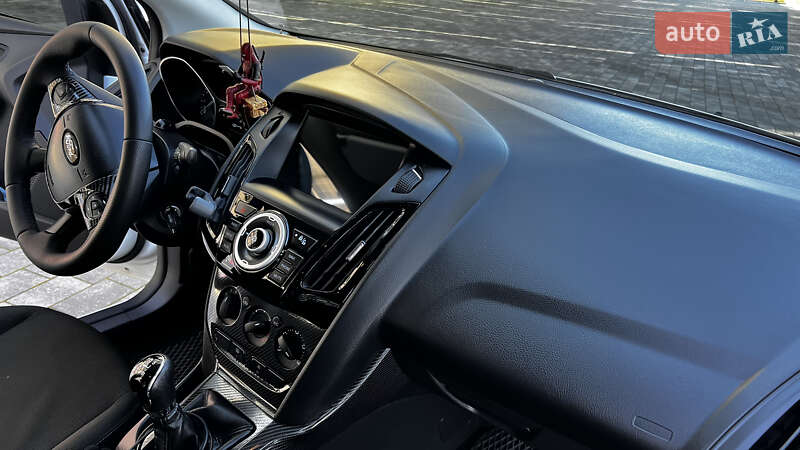 Седан Ford Focus 2013 в Винниках