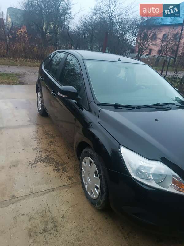 Седан Ford Focus 2010 в Сторожинці