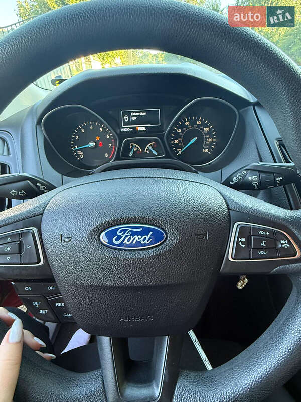 Хэтчбек Ford Focus 2015 в Киеве