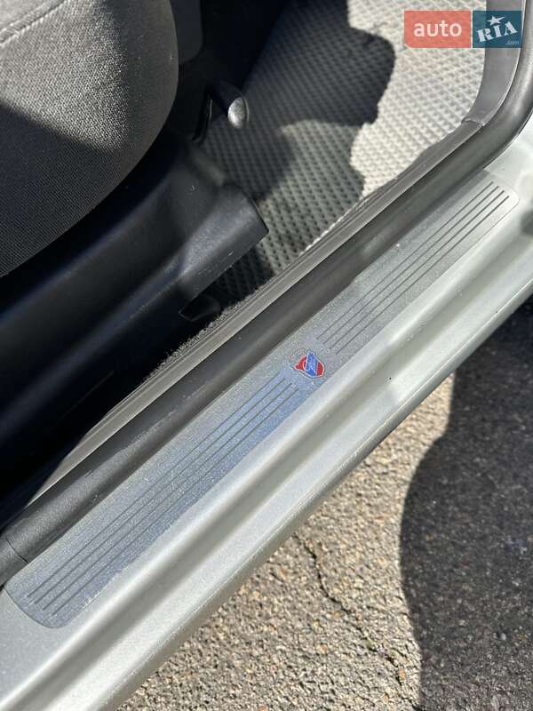 Хетчбек Ford Focus 2002 в Миколаєві фото 6 Хетчбек Ford Focus 2002 в Миколаєві