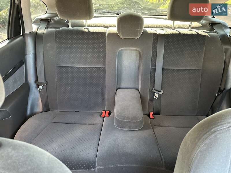 Хетчбек Ford Focus 2002 в Миколаєві фото 12 Хетчбек Ford Focus 2002 в Миколаєві