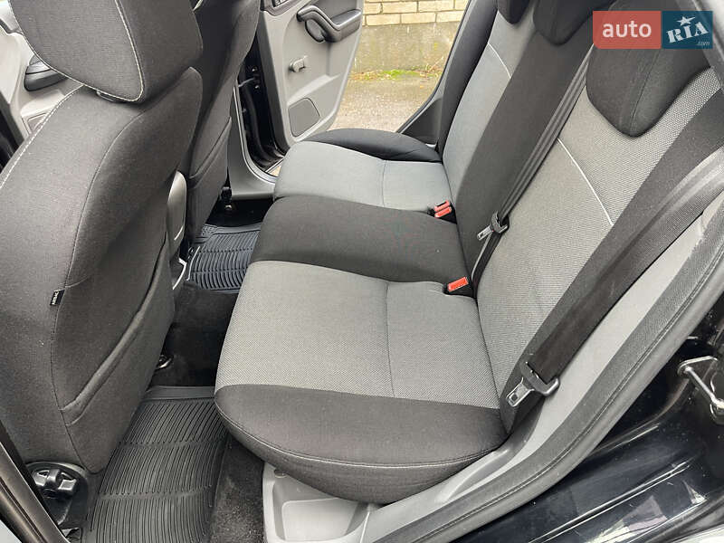 Хетчбек Ford Focus 2010 в Житомирі