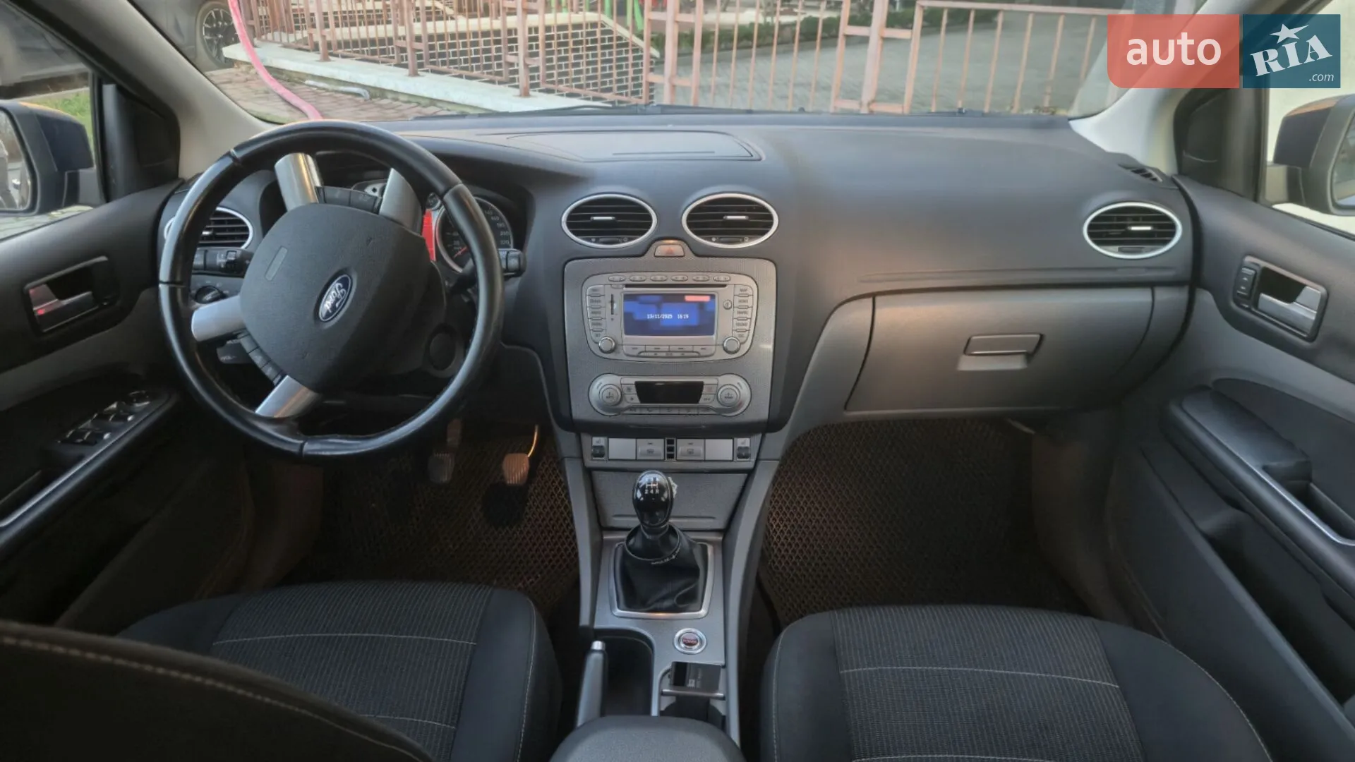 2010 Ford Focus - мініатюра 21