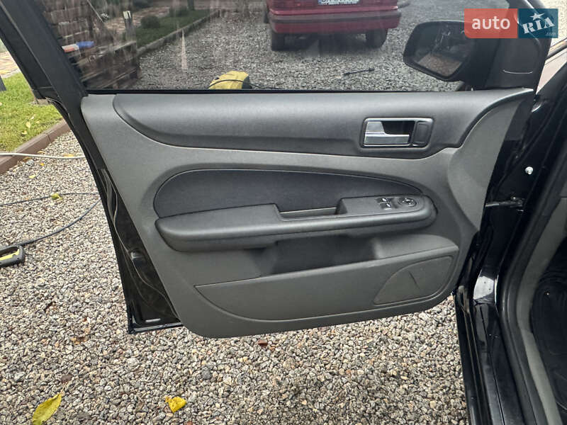 Седан Ford Focus 2006 в Кропивницькому фото 15 Седан Ford Focus 2006 в Кропивницькому