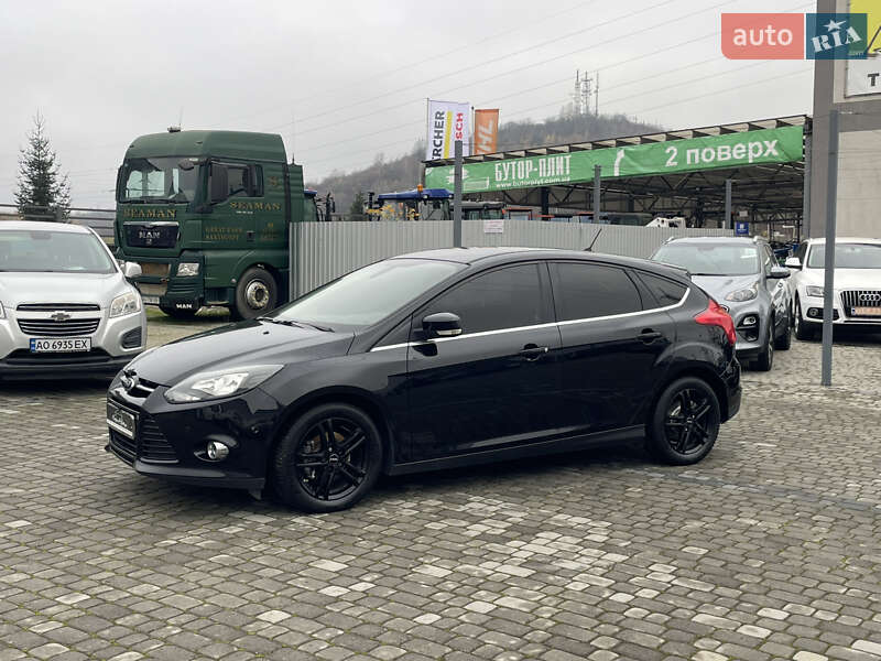 Хэтчбек Ford Focus 2012 в Мукачево
