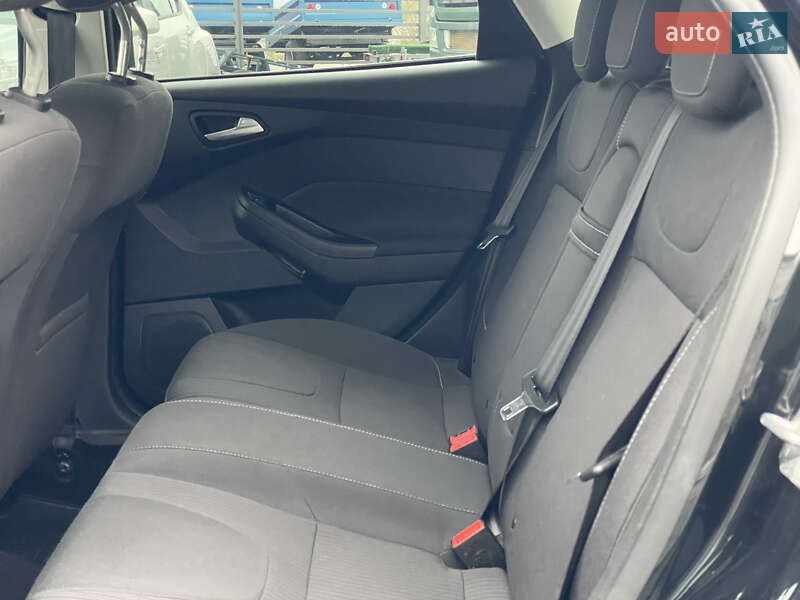 Хэтчбек Ford Focus 2012 в Мукачево