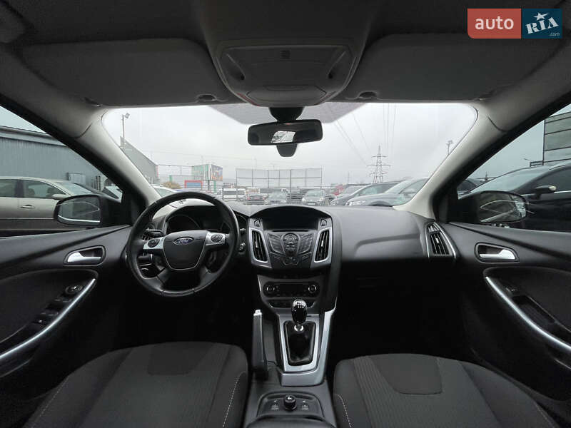 Хэтчбек Ford Focus 2012 в Мукачево