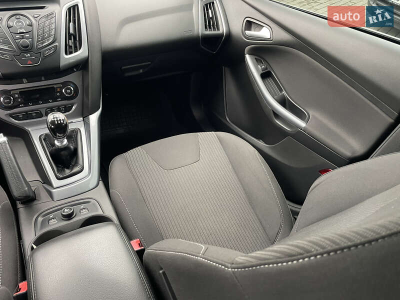 Хэтчбек Ford Focus 2012 в Мукачево