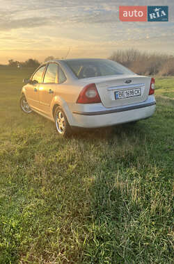 Седан Ford Focus 2007 в Южноукраинске